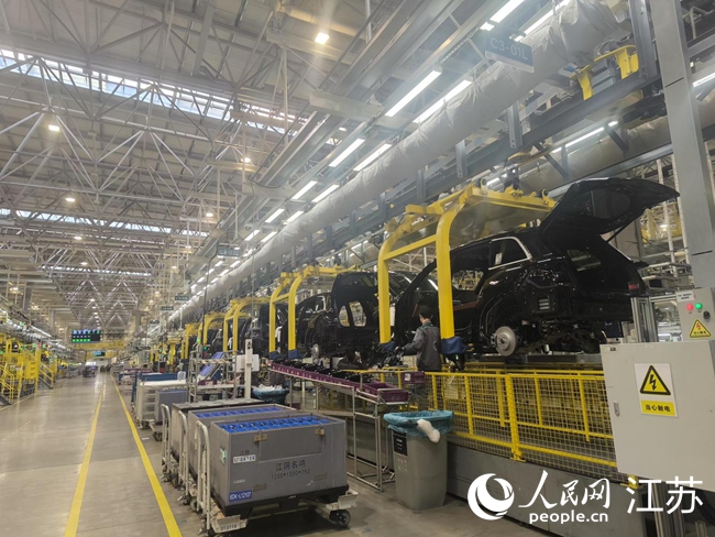 理想汽車常州基地自動化生產(chǎn)線。人民網(wǎng) 趙登巖攝