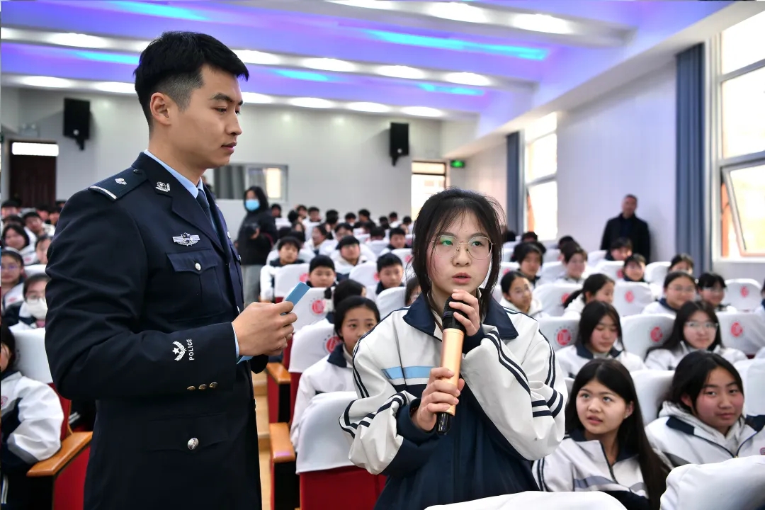 反詐脫口秀走進(jìn)課堂。受訪者供圖