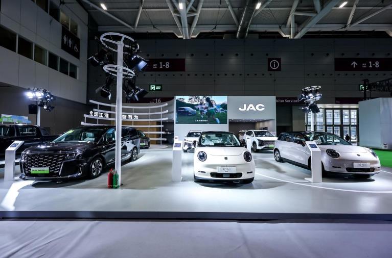 江淮汽車攜多款智電產(chǎn)品亮相深圳改裝車展。江淮汽車供圖
