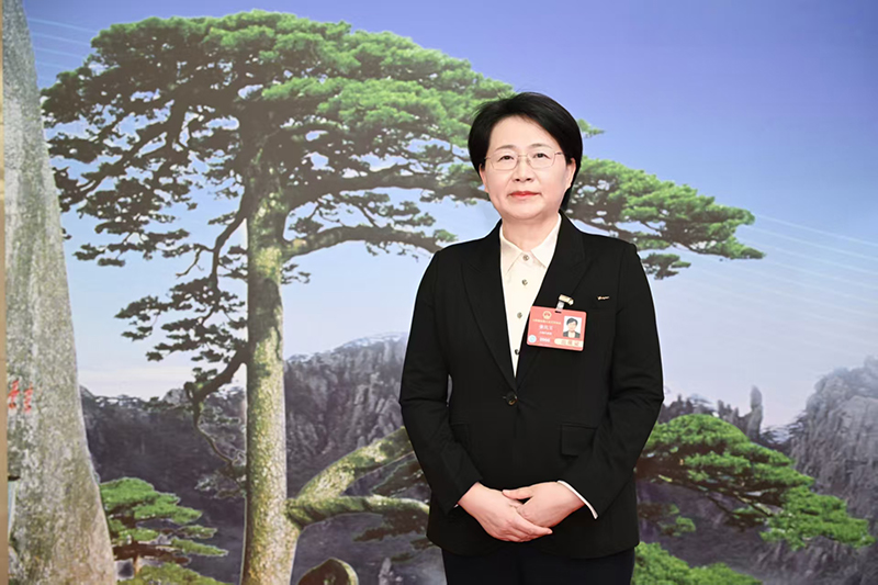 全國(guó)人大代表秦鳳玉在兩會(huì)現(xiàn)場(chǎng)。亳州市委宣傳部供圖