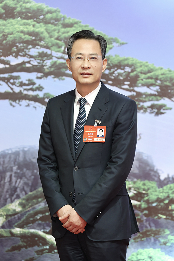 全國人大代表張志強在兩會現(xiàn)場。受訪者供圖