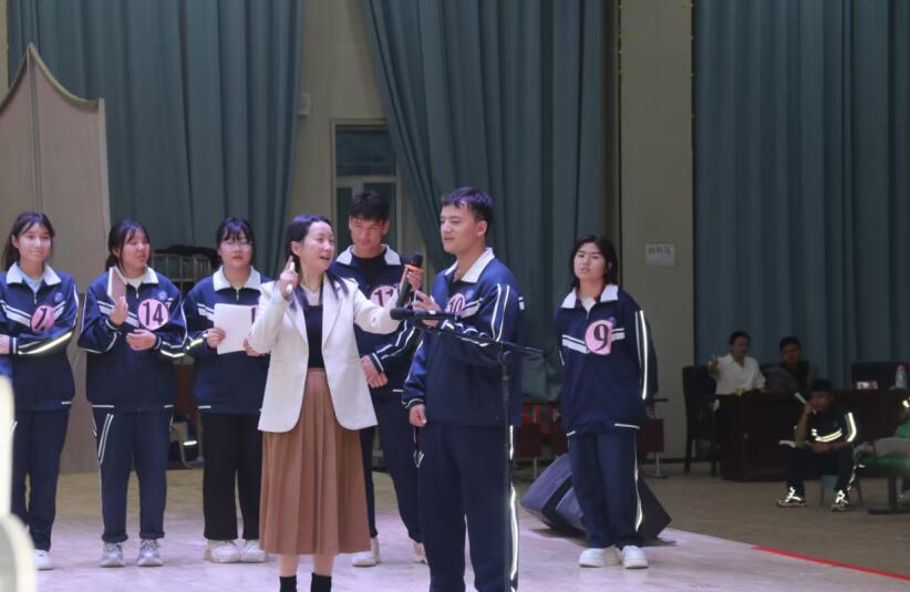 參賽選手正在答題。司永虹供圖