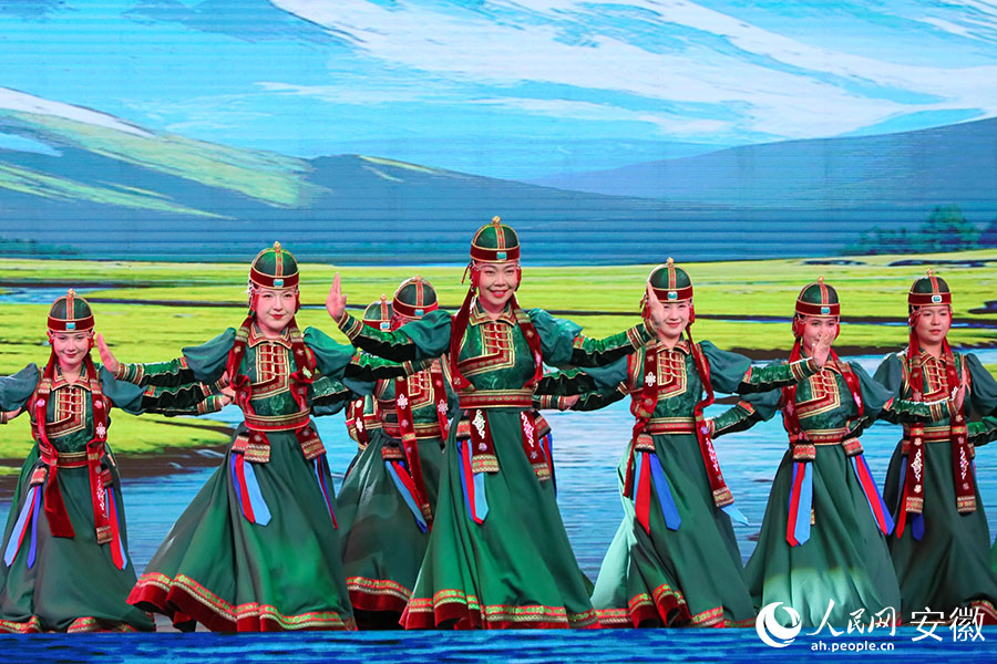 現(xiàn)場節(jié)目精彩紛呈。人民網(wǎng)記者 李希蒙攝