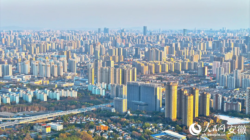 合肥2024年常住人口總量突破千萬(wàn)。人民網(wǎng) 郭昊攝