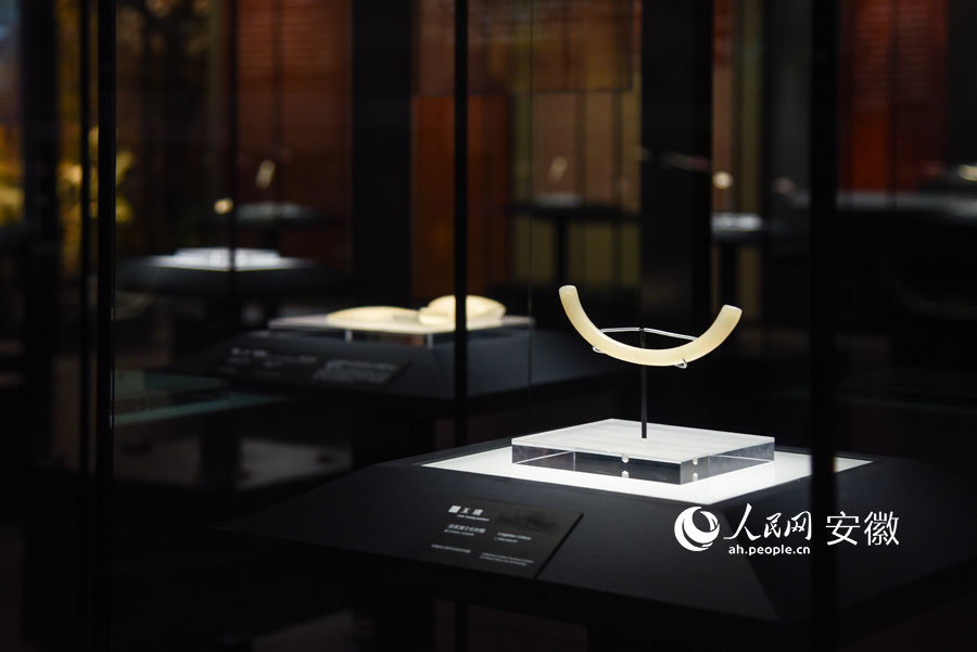 凌家灘出土的各類玉器。人民網(wǎng)記者 李希蒙攝