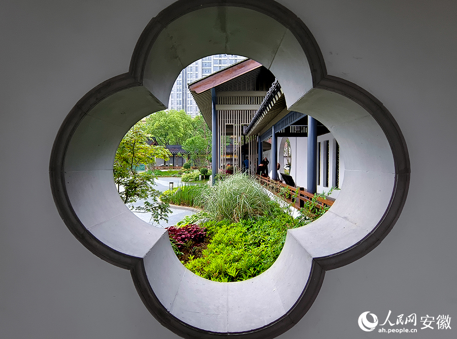 口袋公園一隅。人民網(wǎng)記者 苗子健攝
