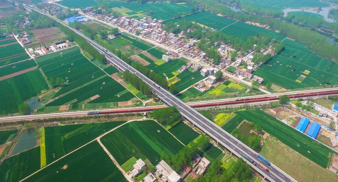 利辛縣內(nèi)公路鐵路縱橫交錯(cuò)。利辛縣委宣傳部供圖