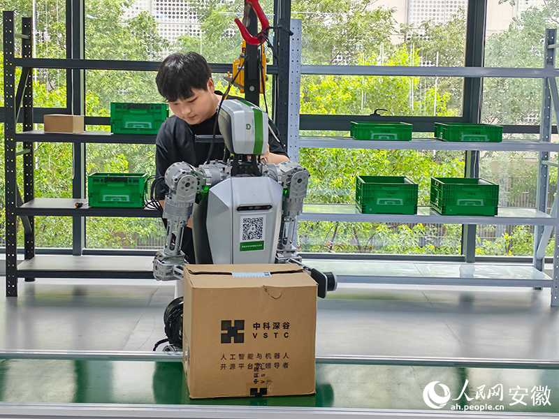 合肥中科深谷機器人訓練。人民網(wǎng) 丁紀攝