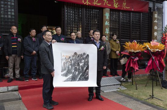 向揚州八怪紀念館捐贈畫作
