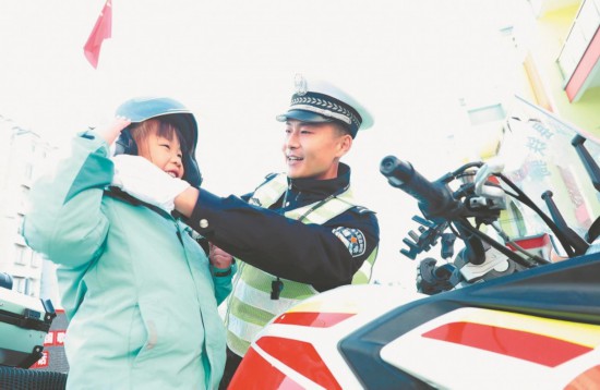 安全教育伴童行