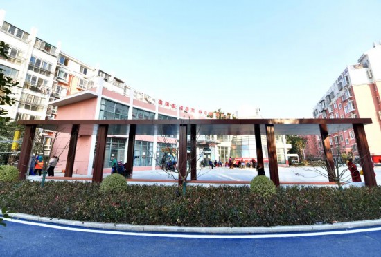 瑞東園一期廣場(chǎng)基本建成的長(zhǎng)廊