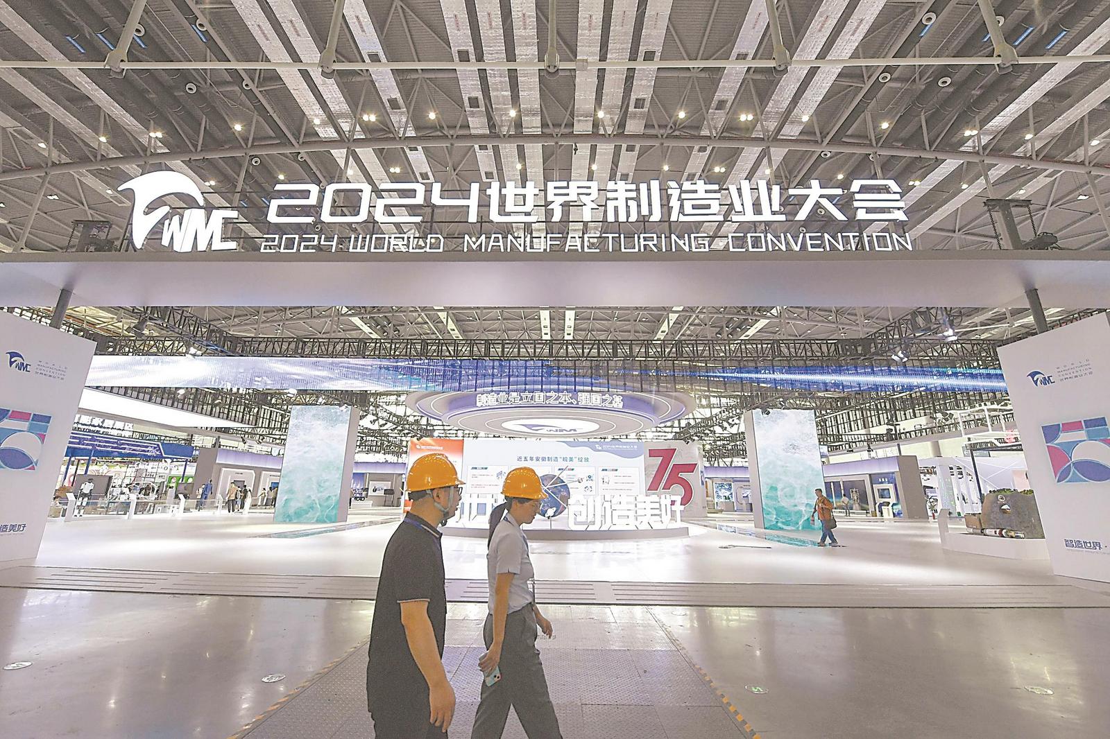 9月18日，即將布置完成的濱湖國際會展中心綜合館序廳。
